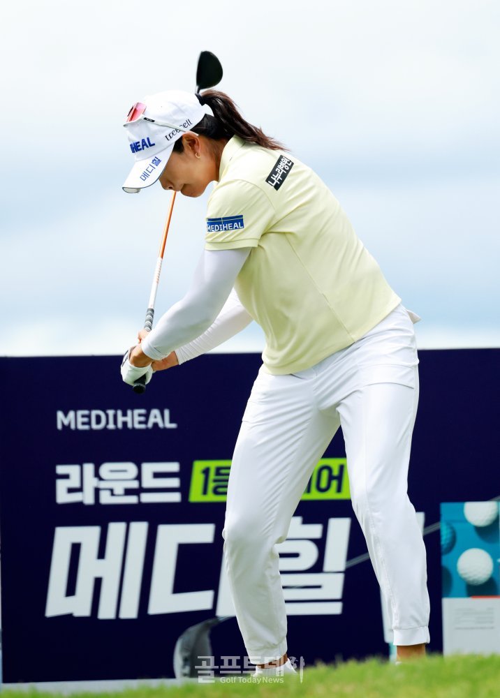 티샷하는 김아림, 메디힐 챔피언십